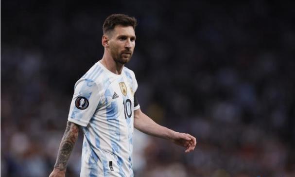 抓到大鱼了？俄导弹从天而降，美英雇佣